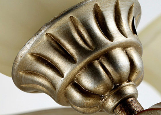 Lustre moderne/rétro adapté aux besoins du client de fer travaillé de style avec des nuances 8 800W légers
