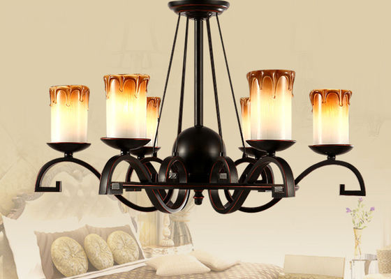 Type de bougie lustre d'art déco de fer travaillé avec du fer et le verre, moderne ou traditionnel